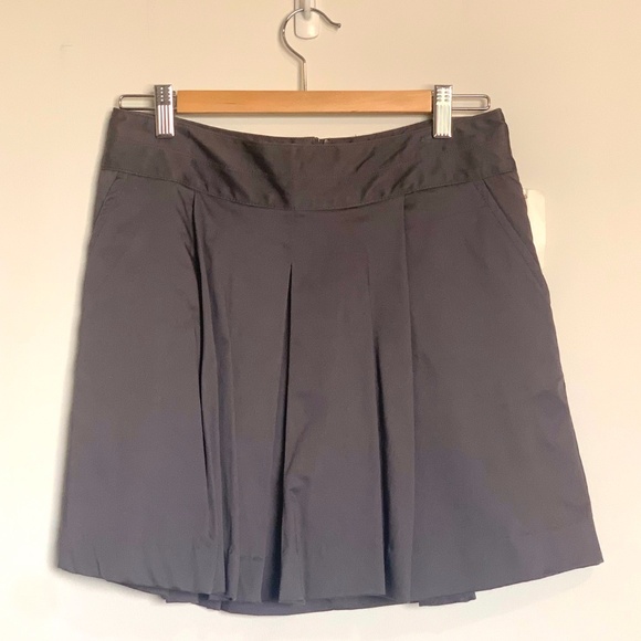 H&M Gray Pleated Skirt SIZE US 8 NWT - Picture 1 of 6